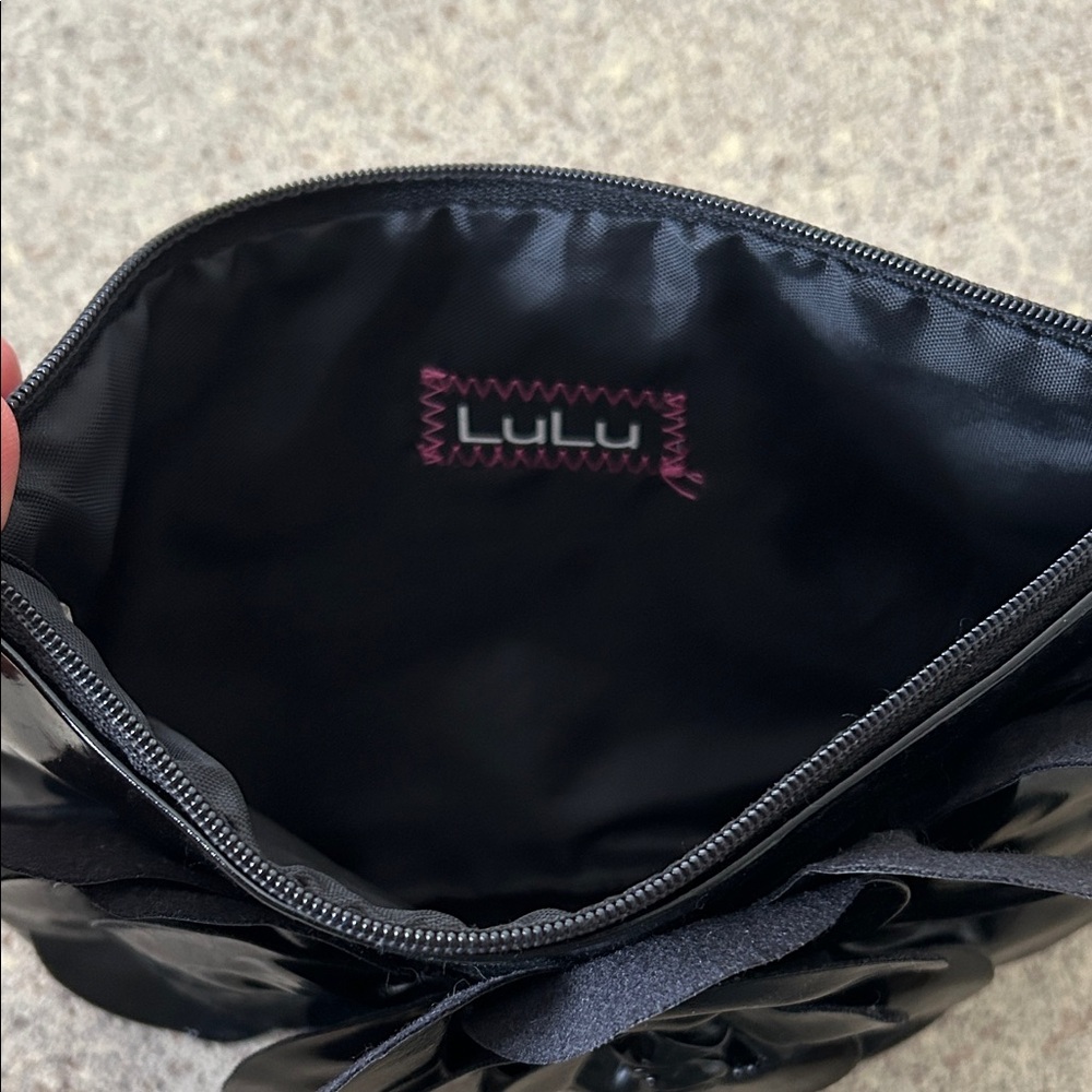 Lulu Black Floral Wristlet - Picture 5 of 6